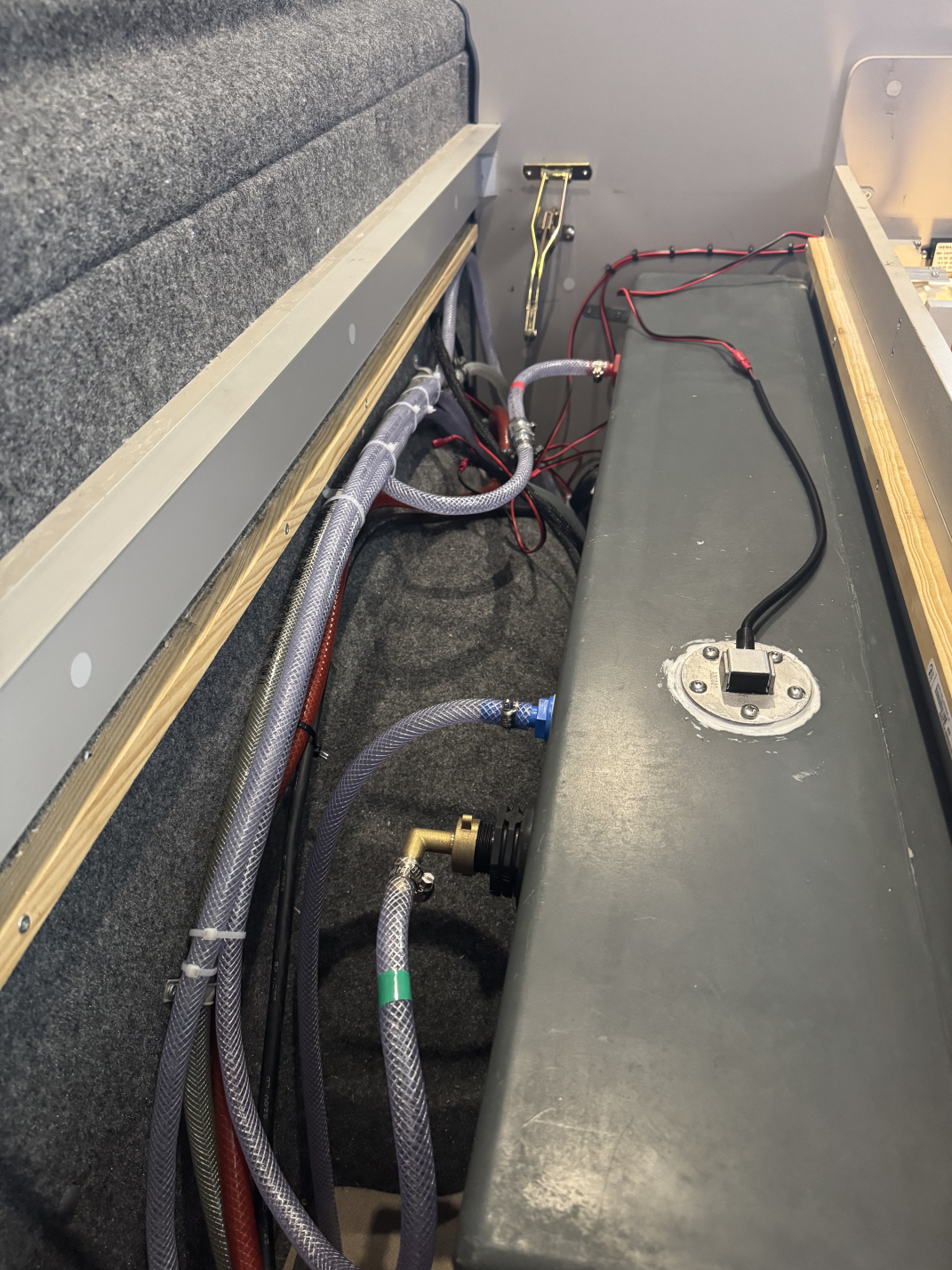 réservoir et tuyauterie.jpeg