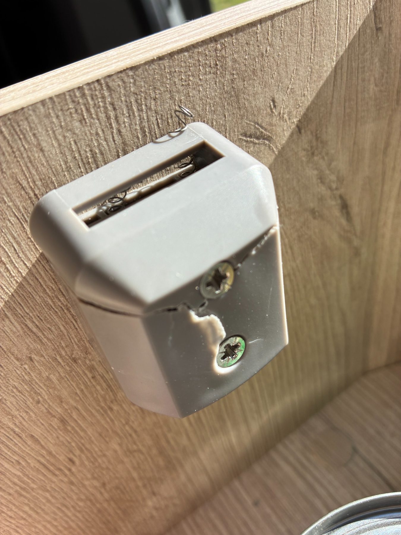 grand_tiroir_cote_porte_coulissante_compresse.jpg